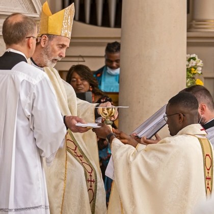 Bishop gives Paschal chalice and paten