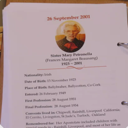 A sister in the remembrance book