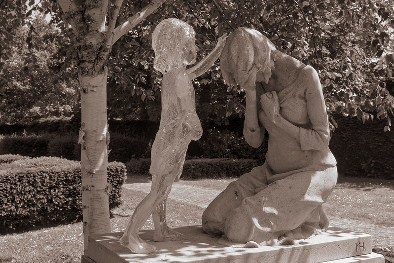 Statue of mother and child