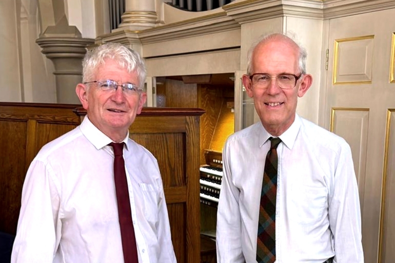 Andrew Wright and Stephen King by the organ